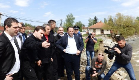 Ministri u poseti poplavljenim mestima