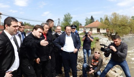 Ministri u poseti poplavljenim mestima