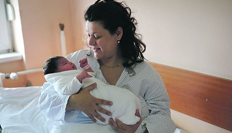Beba rođena tokom poplave