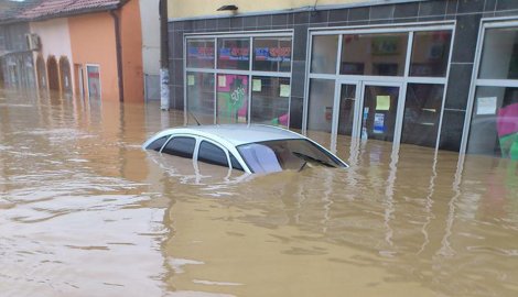 Automobili stradali u poplavama u Srbiji