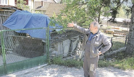 Sve uništeno u poplavi: Zoran Simićević zahvalio komšijama na pomoći
