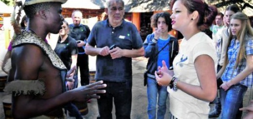 Milica Lazović: Kada se Zulu ženi, za mladu daje 11 krava. Poglavica mora da da 25. Ovaj koji je mene prosio nudio je 25.000 krava.