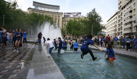 Tradicionalno kupanje u fontani