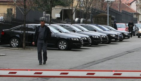 Sutra izveštaj o korišćenju: Službeni automobili