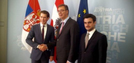 Sebastijan Kurc s Aleksandrom Vučićem i Lazarom Krstićem