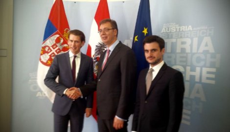 Sebastijan Kurc s Aleksandrom Vučićem i Lazarom Krstićem