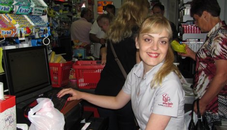 Dragica Kostić završila književnost, a radi kao kasirka