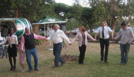 Veselo na akciji prikupljanja pomoći u srpskoj ambasadi