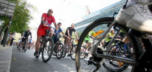 Biciklisti prodefilovali Beogradom