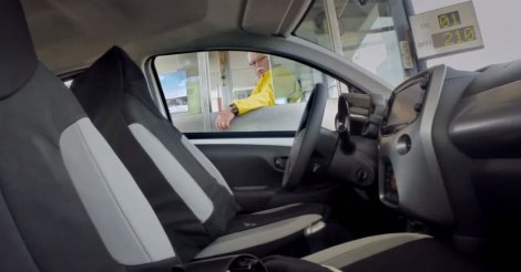 Pogledajte: Kada pored vas stane automobil bez vozača