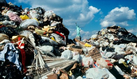 Kip slobode zatrpan smećem