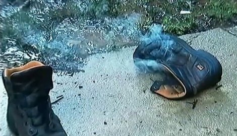 Grom izuo čoveka, čizme ostale da se puše Video