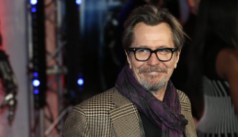 Brutalno najiskreniji intervju svih vremena! Geri Oldman o psovkama, papi, lažnom moralu, ali i o Majli Sajrus!