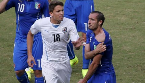 Novi ugriz Suareza i junak Godin: Urugvaj u osmini finala, Italija ide kući! Foto