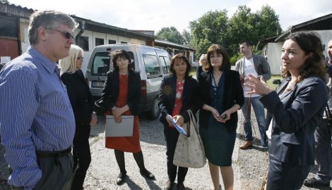 Sajmon Henšou u kolektivnom centru u Krnjači