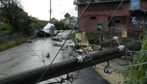 Orkan opustošio selo kod Svilajnca (FOTO) Foto