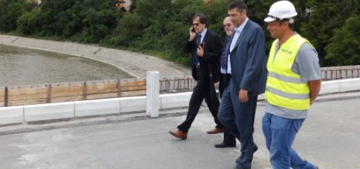 Tomislav Ilić u obilasku radova na mostu preko Ibra u Kraljevu