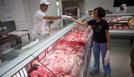 Natprosečan skok cena mesa, ribe, mleka, voća...