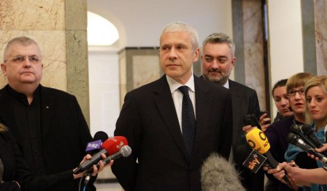 Tadić odgovara novinarki Danasa: Pitanja kao da je postavljao bivši konobar