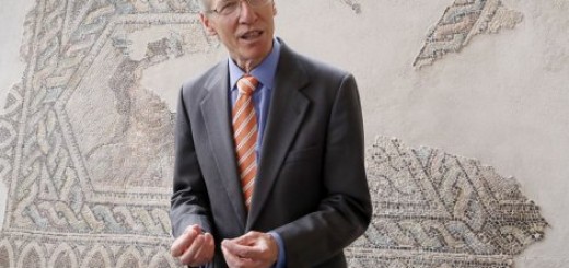 ambasador Majkl Kirbi