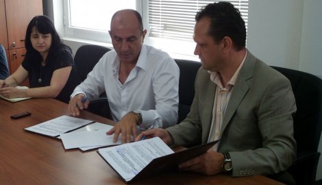 Predsednik opštine Boljevac Goran Ljubić Međarac sa predstavnicima "Leonea"