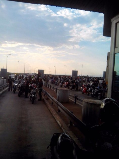 PROTESTOVALI Bajkeri napravili zastoj na naplatnoj rampi kod Šimanovaca