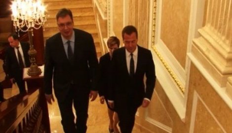 Odnosi Srbije i Rusije doživeli su vrhunac posetom Vučića Moskvi, ocenjuje Antić