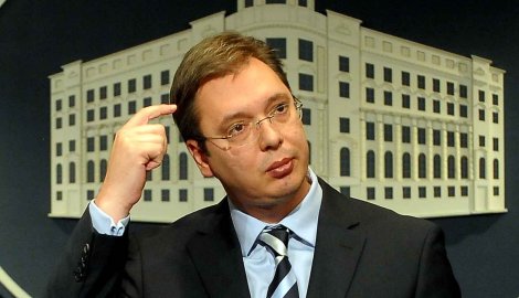 Vučić: U našim kabinetima se ne lupa rukama o sto