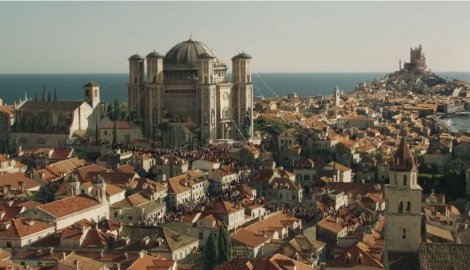 Nakon dodavanja palate i drugih zgrada i ljudi na ulicama