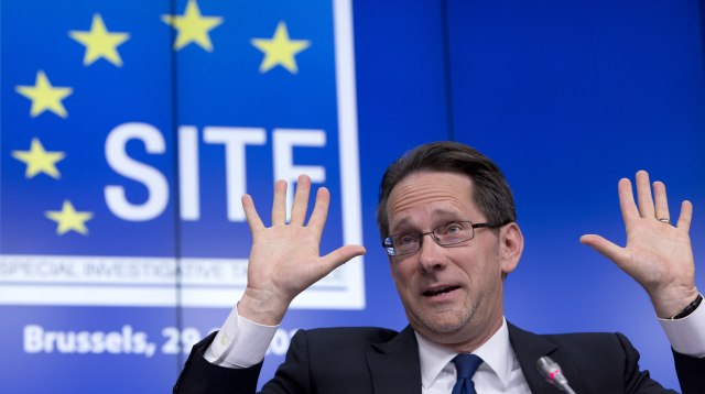 Klint Vilijamson na predstavljanju izveštaja u Briselu (Beta/AP)